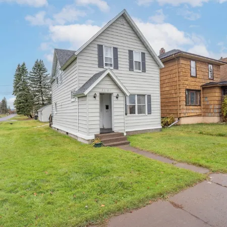 The Zen Den - A charming 3-bedroom house in Superior/Duluth
