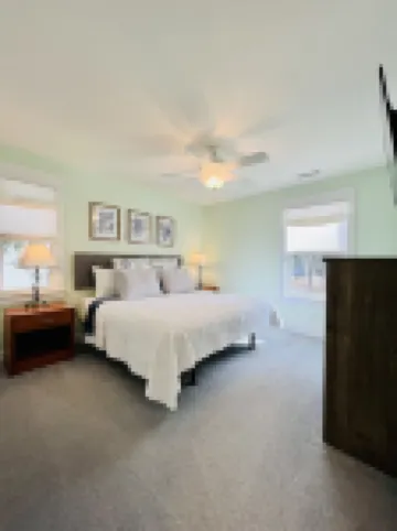 Poseidon's Getaway - Beach House: OUTDOOR HOT TUB, 2 King Beds, and 1 Queen Bed