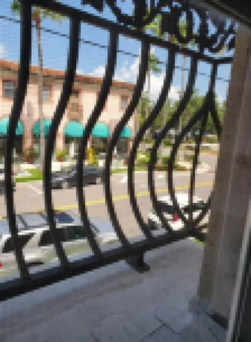 Beautiful Venice Island Apartment right on Venice Ave. - Shop, Beach & Eat!