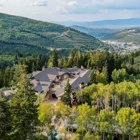 Stunning Upper Deer Valley Escape | Easy Access to Silver Lake & Snow Park