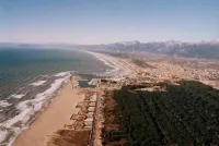 Apartment near the sea with garage