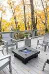 Beautiful contemporary home, seasonal views of golf course, and mountains. Hotels in Blowing Rock