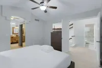 Waterfront getaway in Arizona