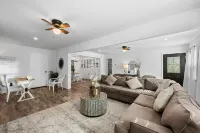 Luxurious Modern Farmhouse 3BR/2BA