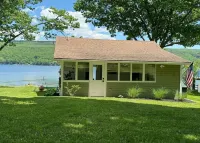 Cozy Lake Front Cottage