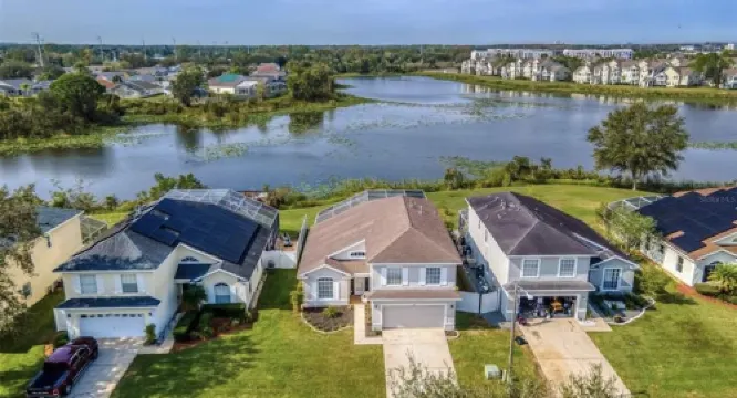 Splendid Lake View Villa with Heated Pool/Spa Near Disney