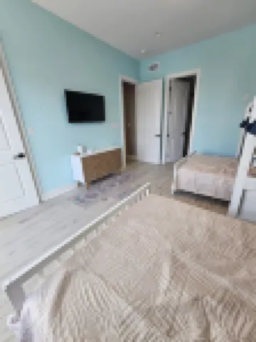 New High End Build/Furnishings! Max 12 Guests - Gated Community Includes Pool