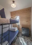 The Cabin on Main St., A Quiet Getaway with whole family, History. Pet friendly.