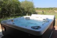 River Views and Relaxation!Newly remodeled & ready for your familyPet friendly