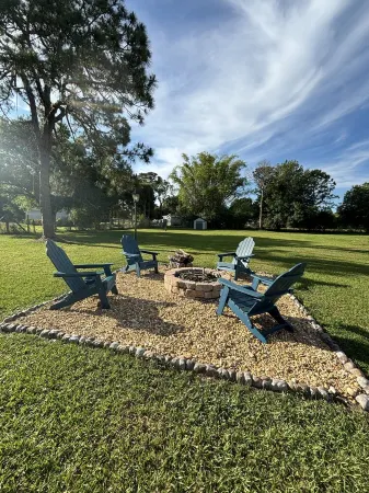 Rancho Alegre country getaway Bring your boat -lake is 15 mts away. PET FRIENDLY