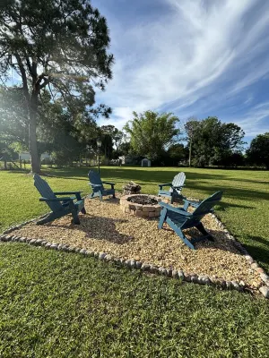 Rancho Alegre country getaway Bring your boat -lake is 15 mts away. PET FRIENDLY