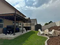 Family-Friendly Stylish 5Br w/ Theater & Hot Tub in Meridian Idaho - 4-Star