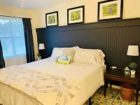 Cozy DFW Duplex, central location, kids, pets