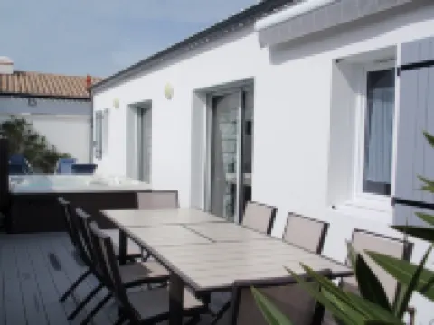 Noirmoutier house of 2015, sleeps 7/8, comfortable, SPA usable all year round