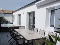 Noirmoutier house of 2015, sleeps 7/8, comfortable, SPA usable all year round Hotels in Noirmoutier En L'Ile