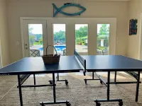 Family friendly lakehouse with swimming pool, dock, ping pong, Foosball & kayak.