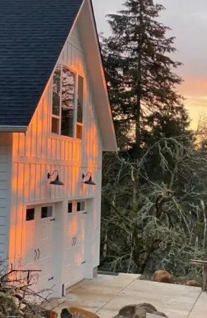 The Rock Tree House - A place to unwind and renew.