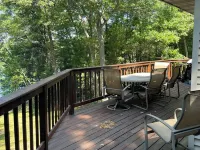 Escape to Paradise: Your dream vacation awaits in our stunning lakefront rental! Hotels in Nokomis