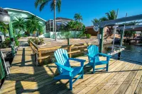 New Palm Tree III - Free Heated Pool/Spa ( Kayaks, Paddle boards, and bikes) Hotels in Apollo Beach