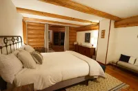 Wild Oyster Lodge on Hood Canal:  Breathtaking Water Views, Beach, & Hot tub