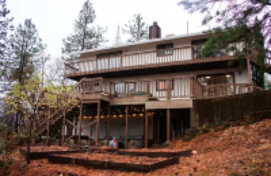 Mountain Cabin w/ Gorgeous Forest Lounge & Hot Tub