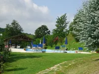 Apartment with 3 bedrooms, 1 bathroom and garden with furniture and bbc