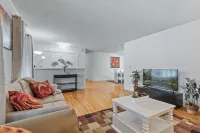 Spacious Home- Centrally located near St. Paul