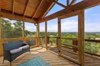 Peaceful Lakeview Home, Family sized!