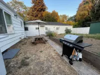 Vintage Home By Parks- 20 min to U of O - 8 min to Airport - Pet Friendly Hôtels à proximité de : Albertsons