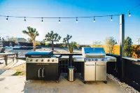 Casa Demesne + Container Pool + 10 Min to Joshua Tree National Park + Fire pit