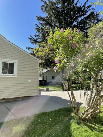 Gorgeous Ranch Home in Beautiful Westlake Ohio- No Cleaning Fee! Отели рядом с достопримечательностью «Cara's Boutique»