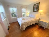 Spacious 5 bedroom, cozy home with private beach access!