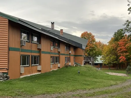 SKI LODGE CONDO NEAR BIG POWDERHORN MTN, BLACK RIVER HARBOR, COPPER PEAK