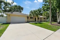 Sarasota House, A Perfect Beach Getaway!!! Spacious 4-bedroom house & Pool !!!