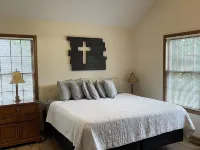Sensational Sunrise Views overlooking golf course w/ incredible mountain views! Hotels in Townsend