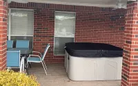 Spacious Home. Pool. Hot Tub. Grill. Pool Table. 4 Bed. 2 Bath.