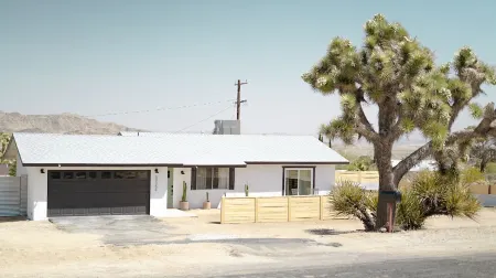 Desert Dawn: Pet-Friendly, Modern Home + Spa