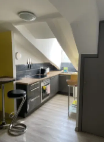 Quiet, cheerful and sunny studio in centre with lift and air conditioning