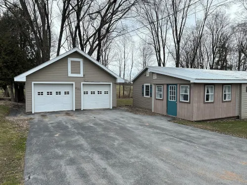 Charming 2-bedroom house in pleasant Turin on snowmobile and atv trail
