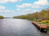Charming 2-bedroom house on the St John’s River in Palatka with amazing views