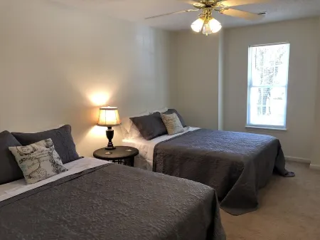 3 BR 2 BA Home Conveniently Located 4 Miles from Clemson Campus Отели в г. Pickens County