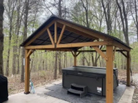 Secluded Log Cabin with Premium Hot Tub under Gazebo