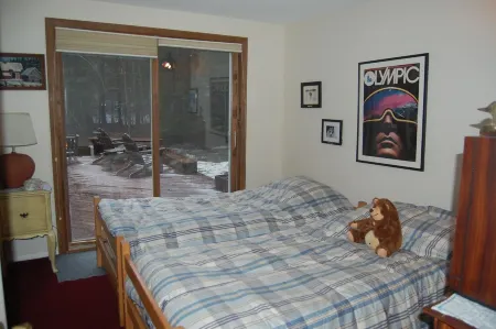 Two Bedroom Chalet, Charming, Quiet, River Front