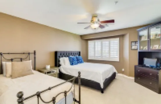 LUXURY DREAM HOME, 6 bdrm pool/hot tub, 8 flat tvs, fire pits, 5000 sq ft