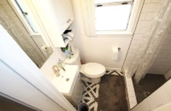 L@@K 2 minute walk to the BEACH and the party street called 2nd Street!