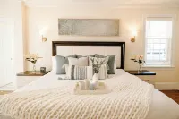 9Br Luxury Ocean-Block, Sleeps 25, Jacuzzi Hot Tub for 6! EV Charger!