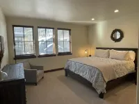 Spacious Sun Valley Retreat - Hot Tub + Walk to River Run & Downtown - Balkoner