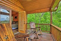 Large Mtn Retreat w/ Theater Room, Hot Tub, Game Room & Sunset Mountain Views!