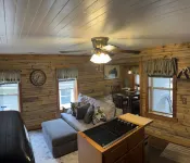 Cozy Couples Farmhouse Cottage- Minutes walk from Swain Ski Resort