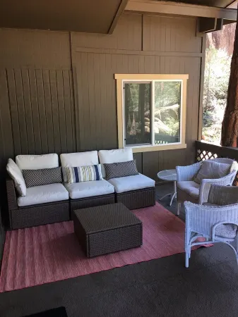 Private neighborhood home in Payson - gorgeous getaway with in town convenience! Отели в г. Пейсон